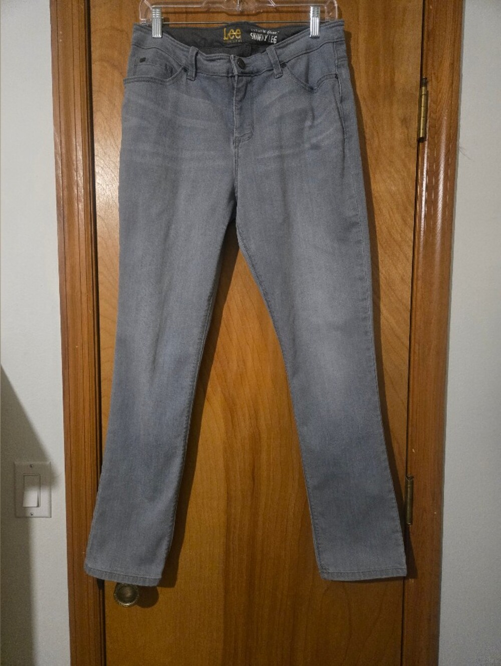 Lee Women's Skinny Jeans in Light Gray Size 12